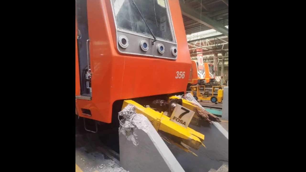 Choca tren del Metro en talleres de la estación El Rosario La Octava