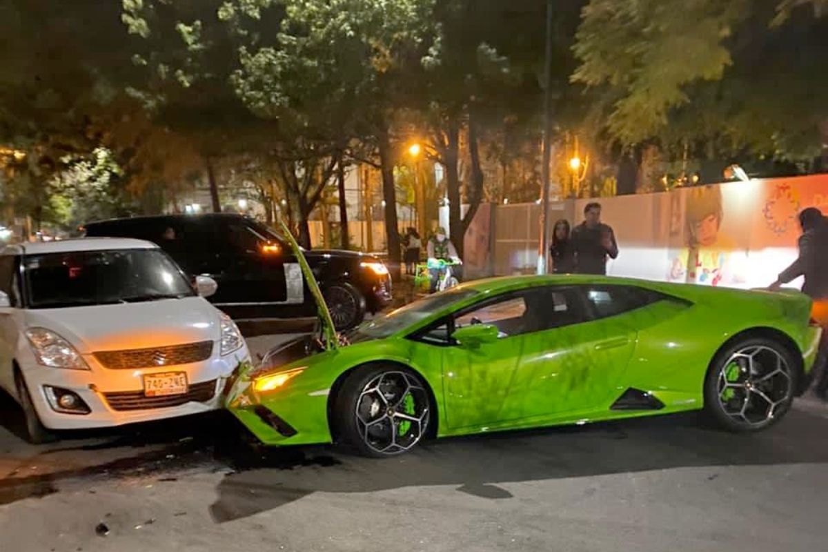 Conductor choca Lamborghini y deja su auto abandonado por darse a la fuga |  La Octava