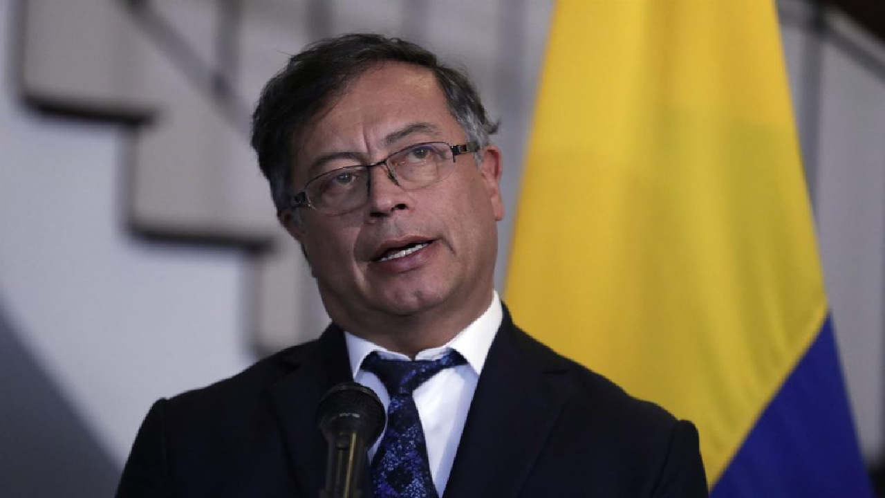 Gustavo Petro Asume La Presidencia De Colombia | La Octava