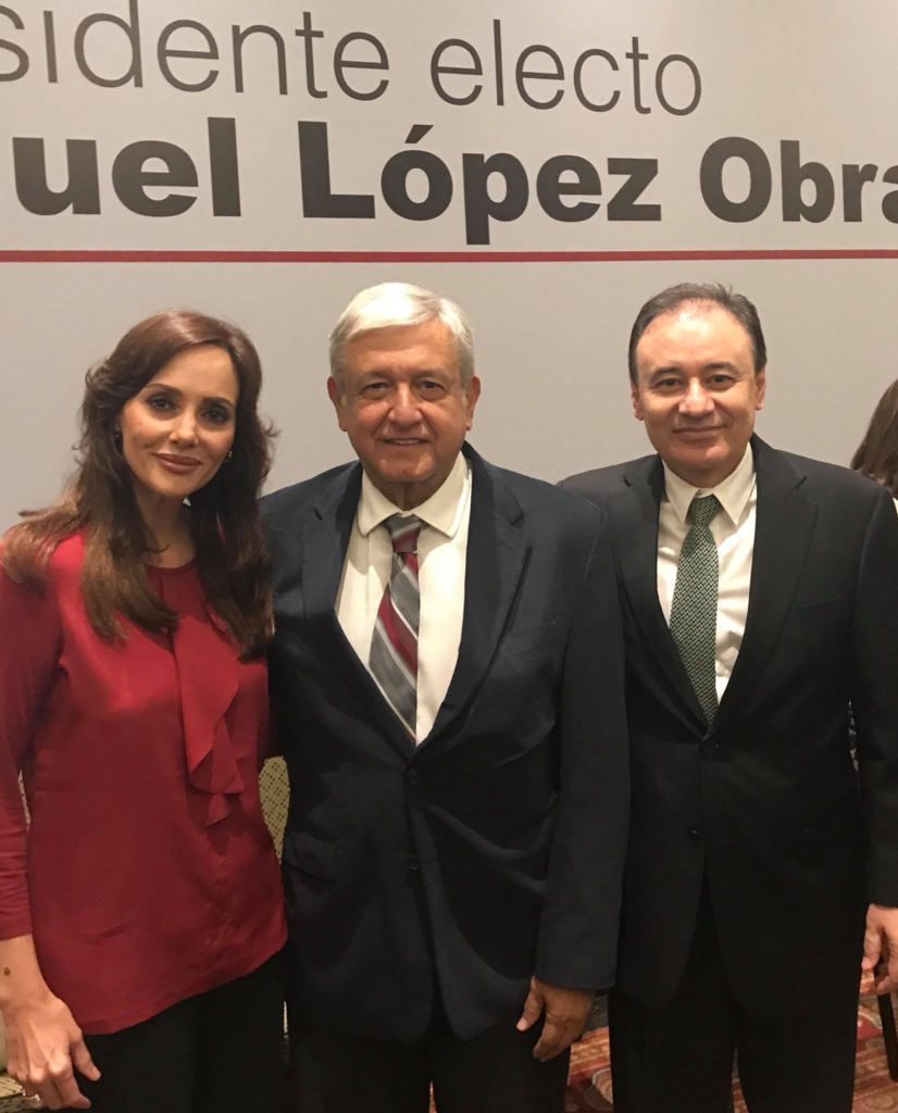 La senadora del Partido Acción Nacional (PAN), Lilly Téllez estalló contra AMLO y aseguró que, si sigue hablando, López Obrador la puede meter a la cárcel y sentenció que "estamos en un país corruptisimo".   