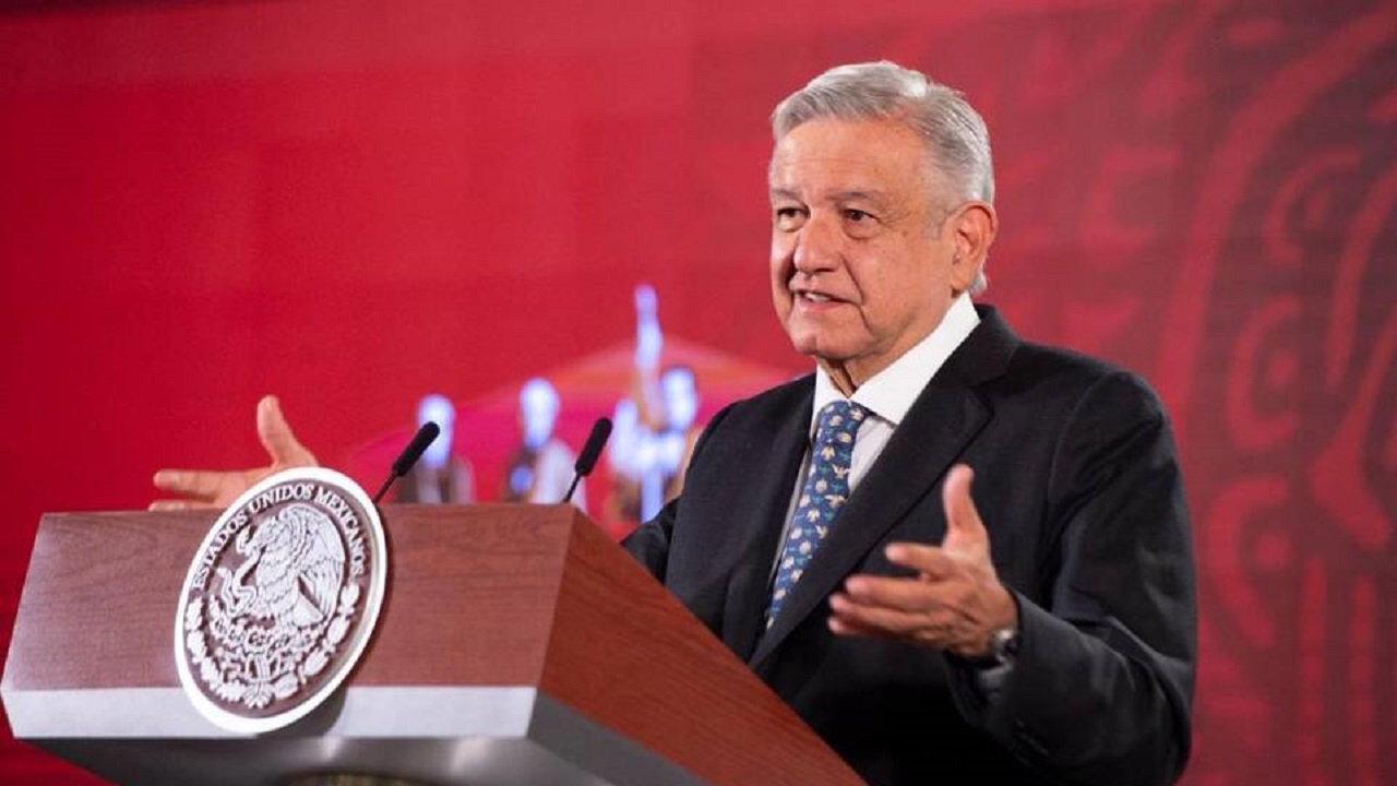 AMLO da solución a la crisis de las Afores