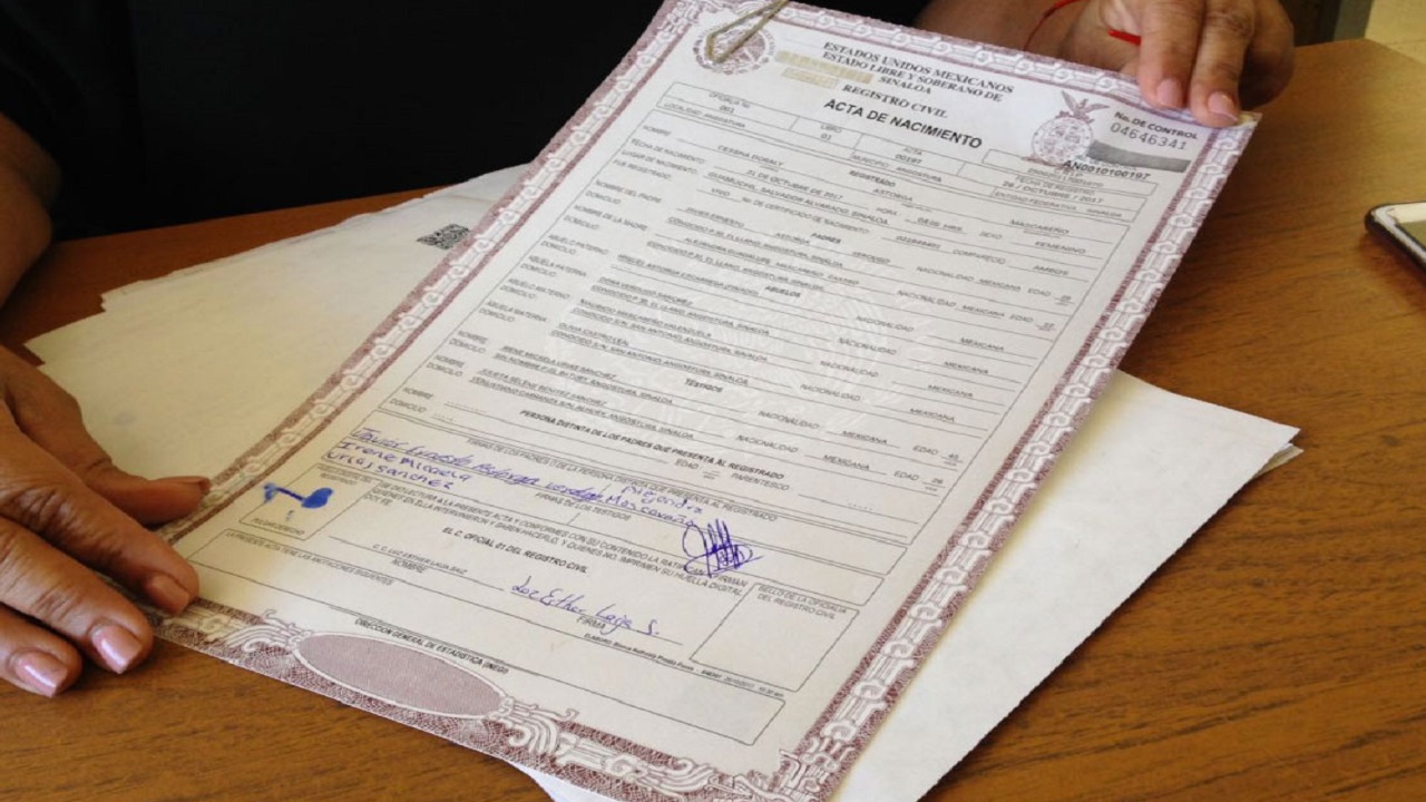 Padres elegirán si hijos llevan primero apellido de madre o padre La