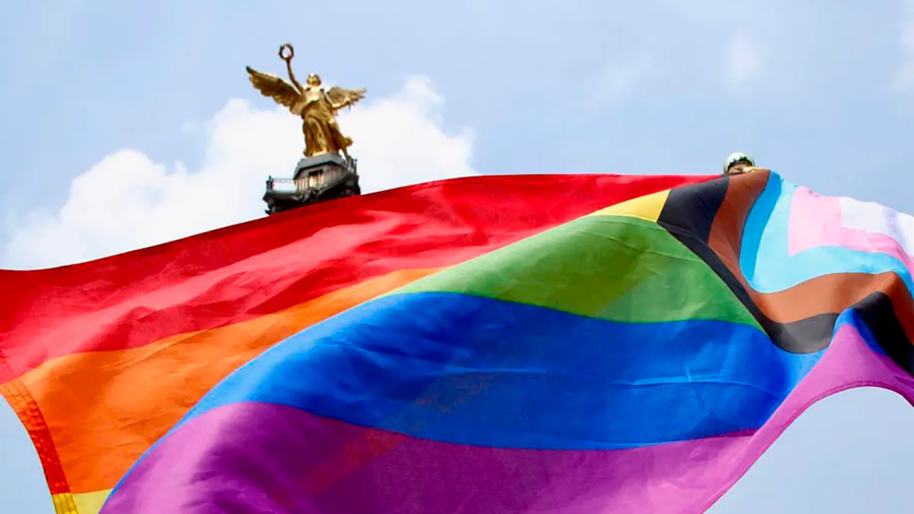 La Cdmx Se Pinta De Arcoiris En La Marcha Del Orgullo Lgbtttiq La Octava 9754