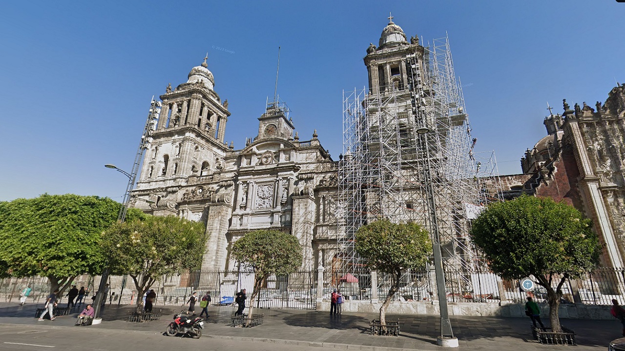 Catedral Metropolitana de la CDMX realiza fumigación por chinches