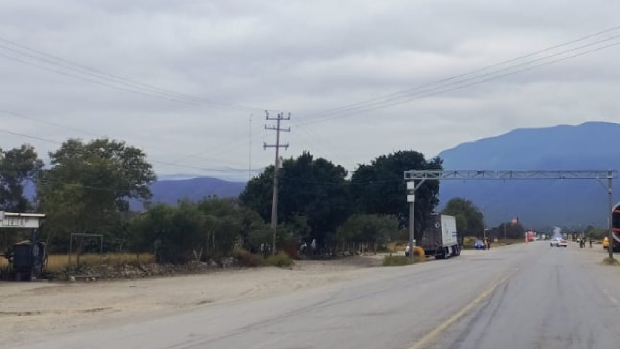 Por segundo día, campesinos bloquean la carretera Rumbo Nuevo