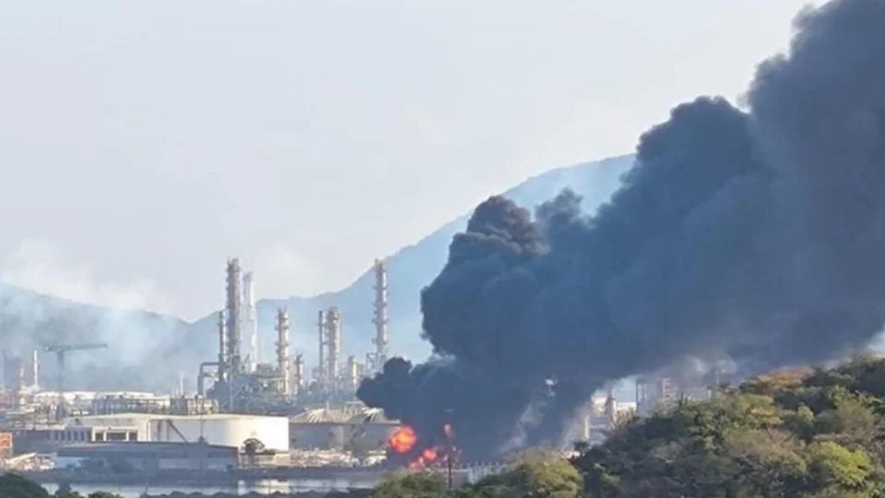 Se registra incendio en la refinería de Salina Cruz, Oaxaca 