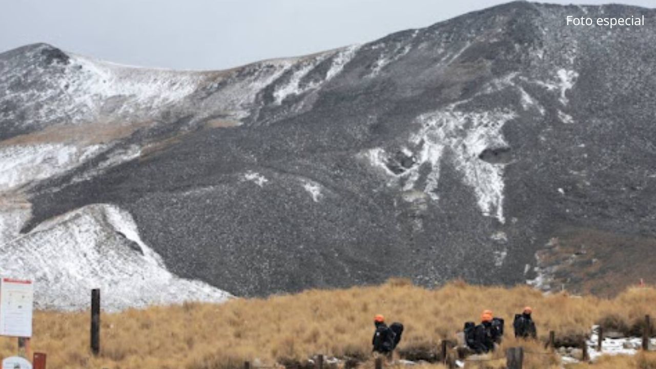 Cerro de Jocotitlán en Edomex cubierto de nieve