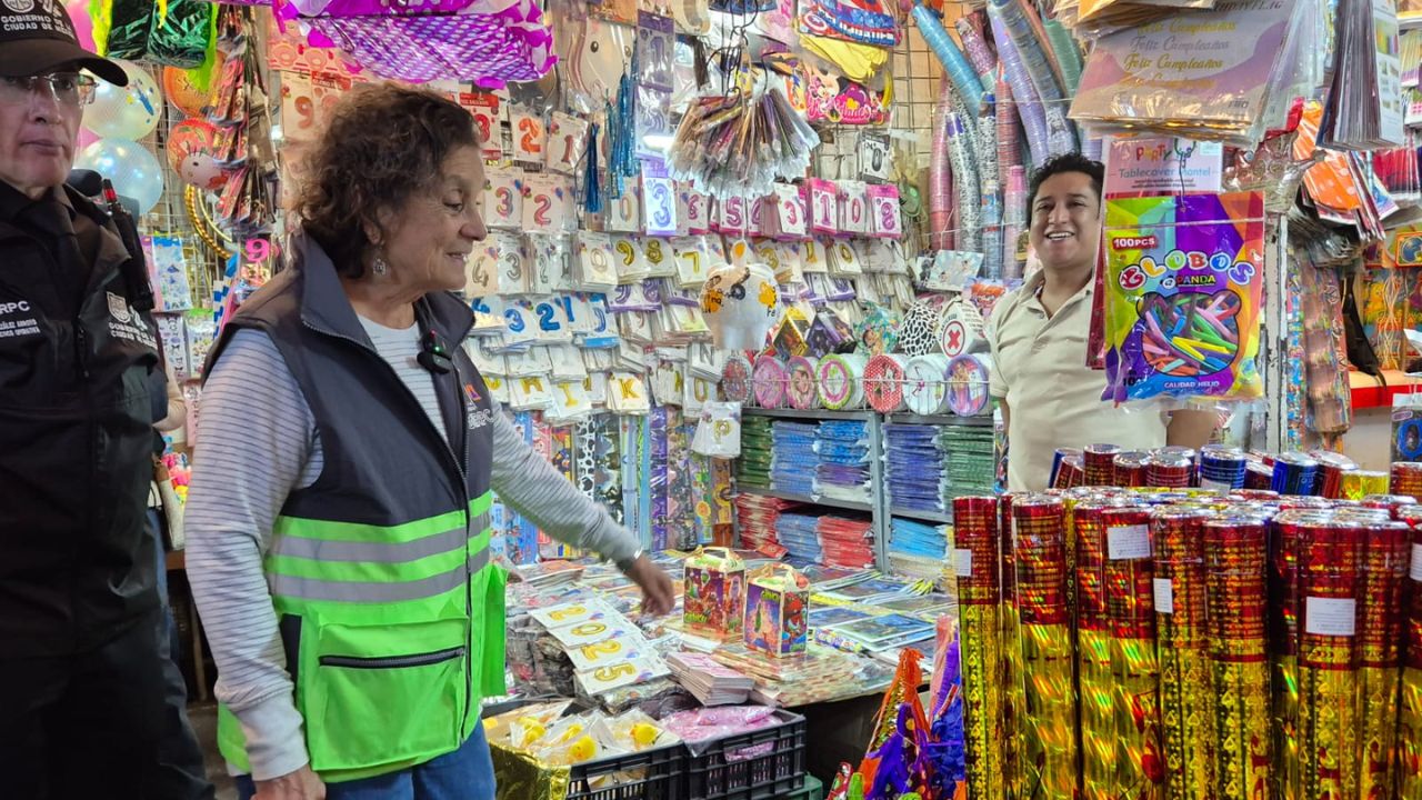 Protección Civil revisa que no se venda pirotecnia en el Mercado de La Merced