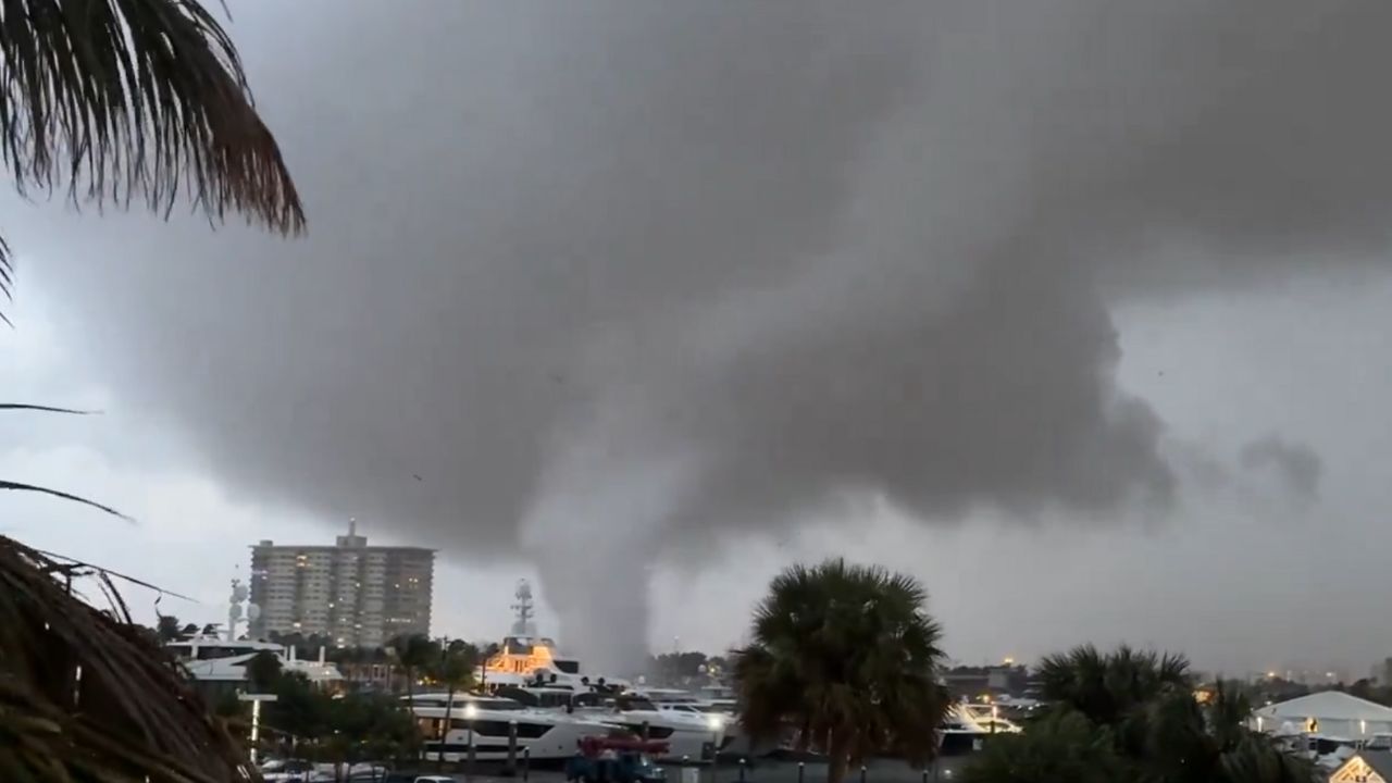 Tornado azota centro de Florida