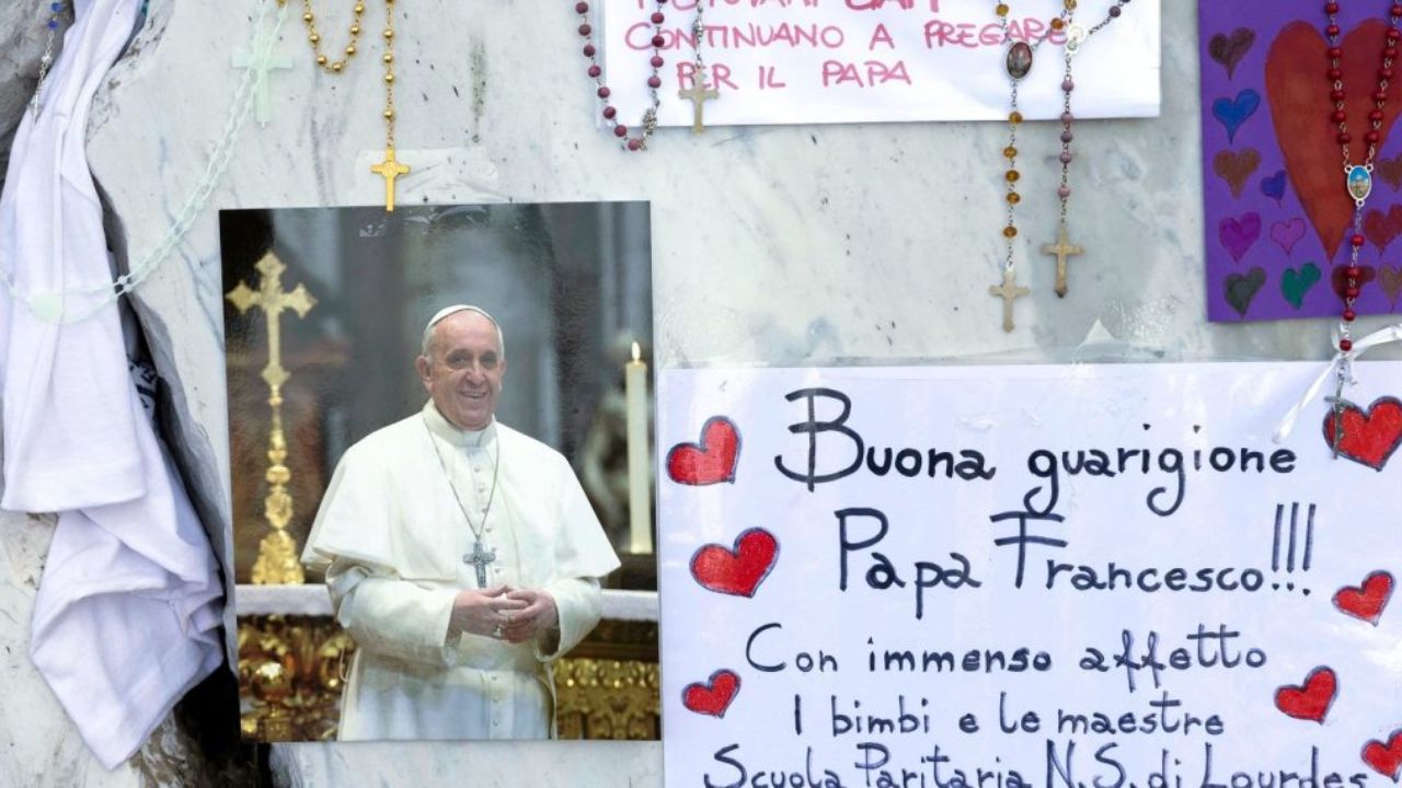 Papa Francisco recibe cientos de cartas de niños