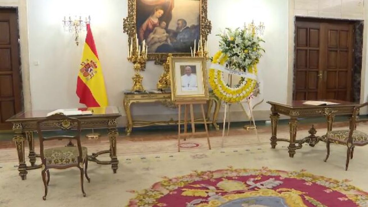Nunciatura Apostólica abre libro de condolencias en línea