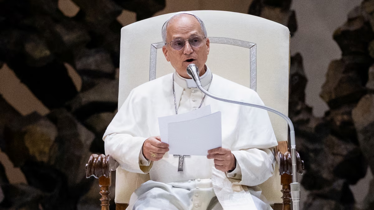 Papa León XlV pide a líderes mundiales negociar  la paz 