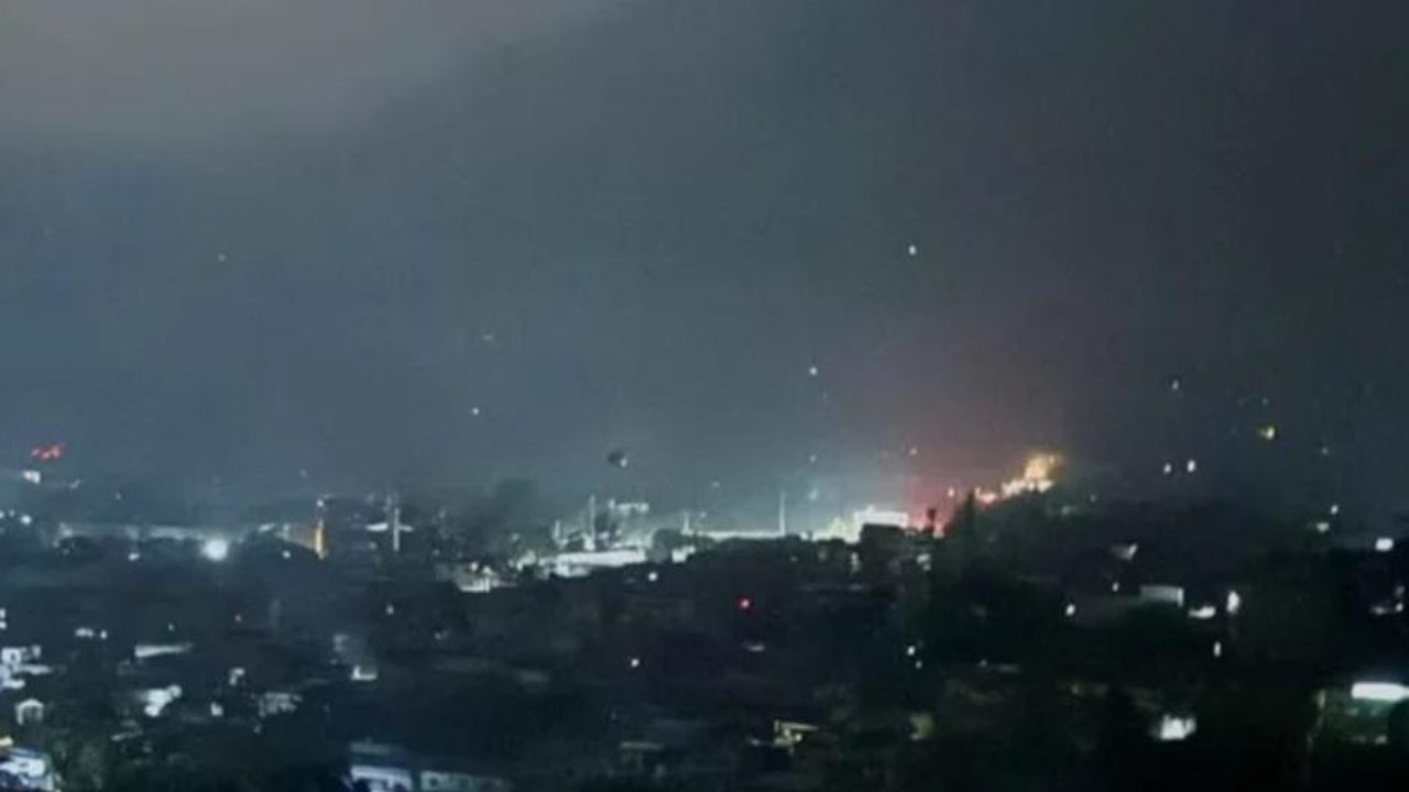 India bombardea bases terroristas en Pakistán