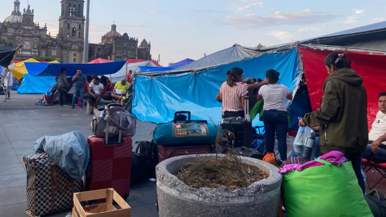 CNTE levanta plantón del Zócalo