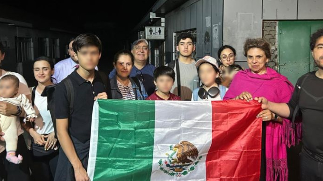 México evacúa a 18 connacionales de Irán por violencia 