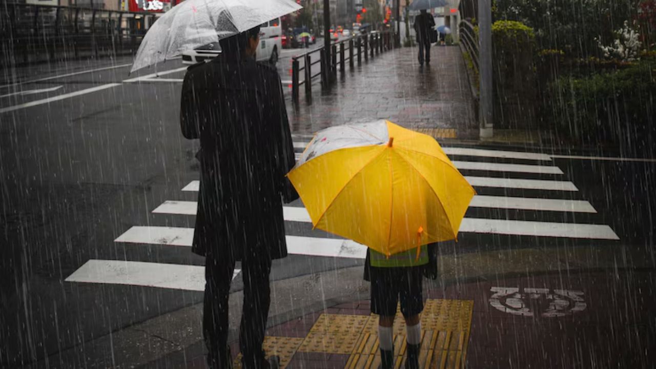 ¡No salgas sin el paraguas! Llueve en la CDMX