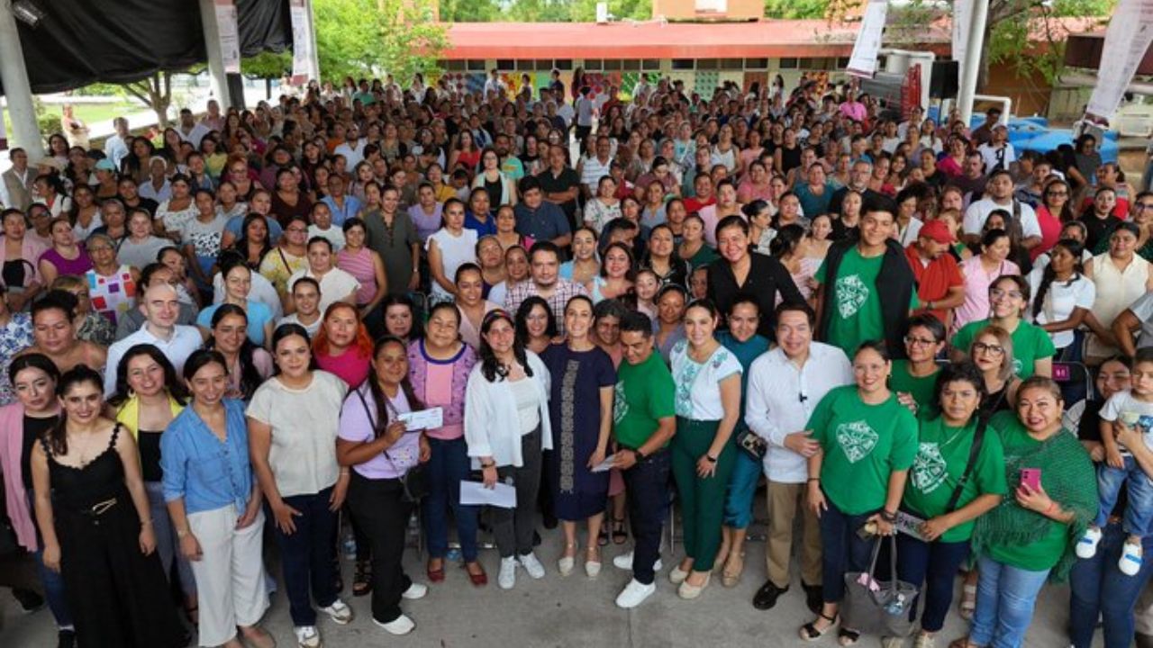 Escuelas con manos de padres de familia