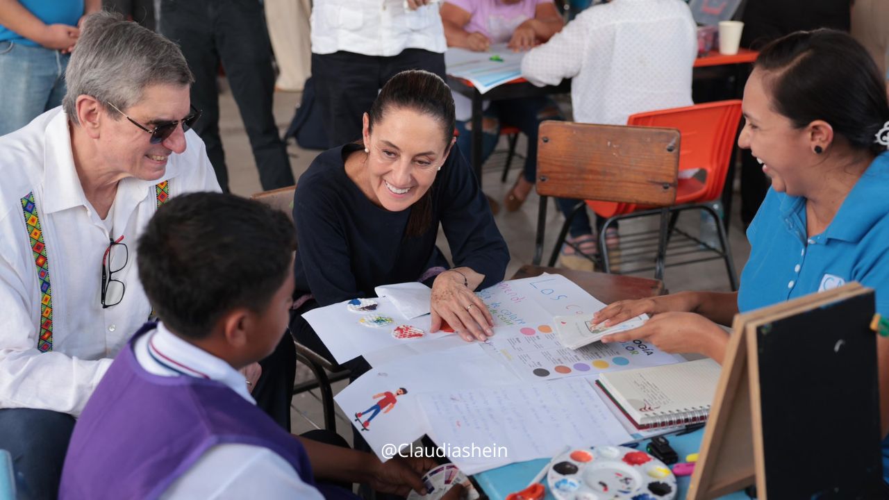 Sheinbaum visita primaria en Colima