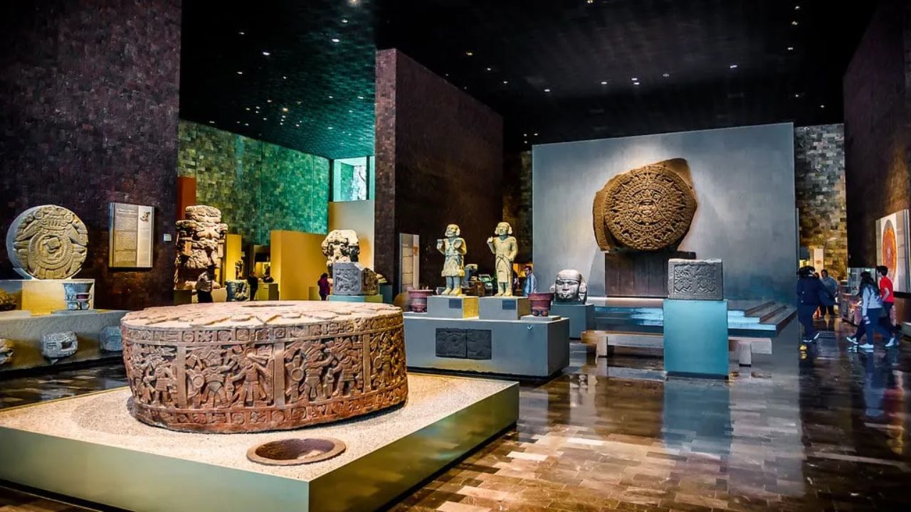 Sin previo y sin explicación cierra el Museo Nacional de Antropología