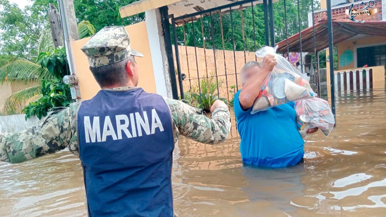 Despensas y agua potable para damnificados en Tamaulipas