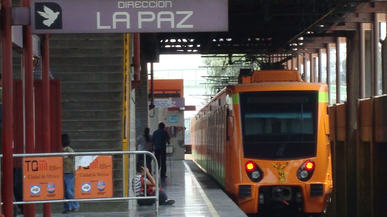Línea A del Metro reanuda servicio tras cierre por mantenimiento
