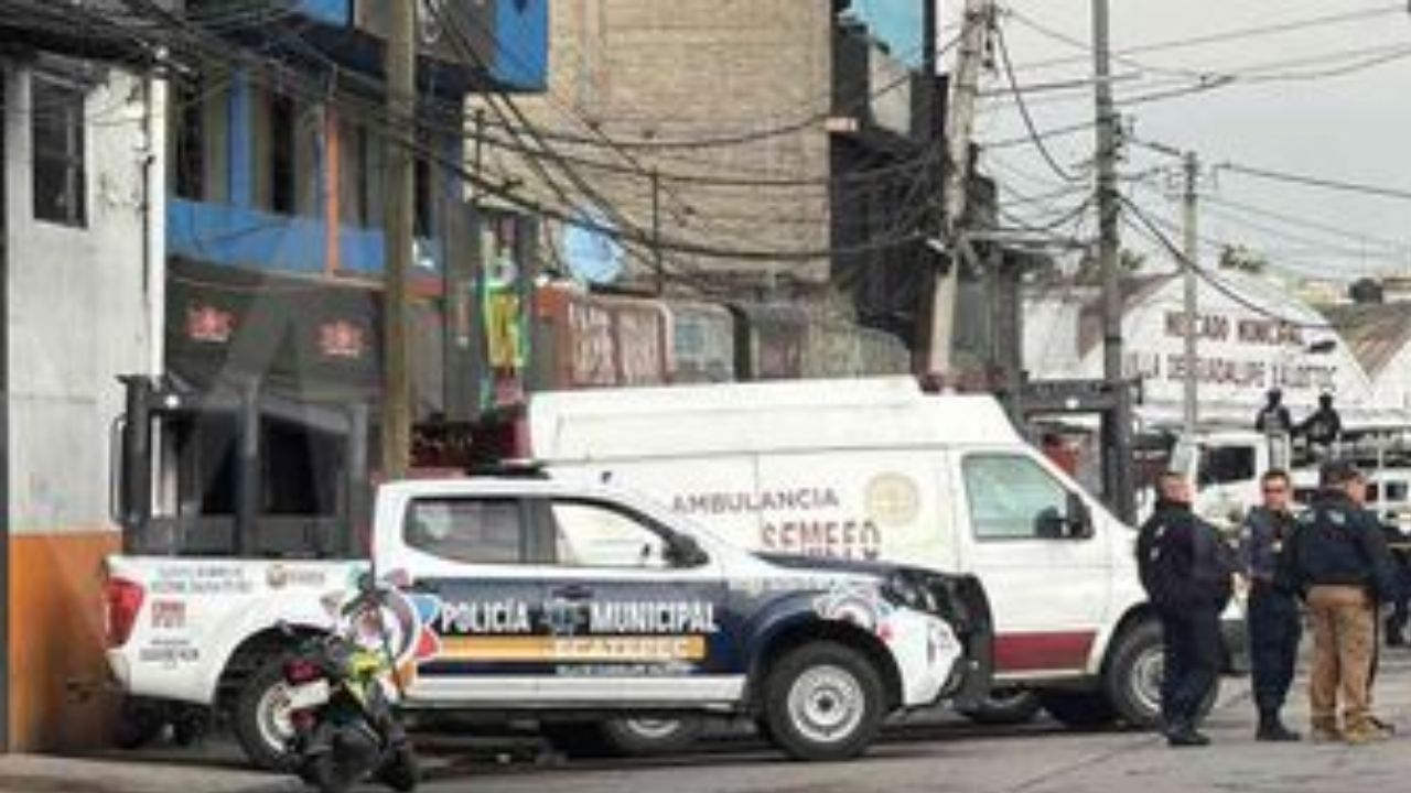 Balacera en chelería de Ecatepec deja tres muertos