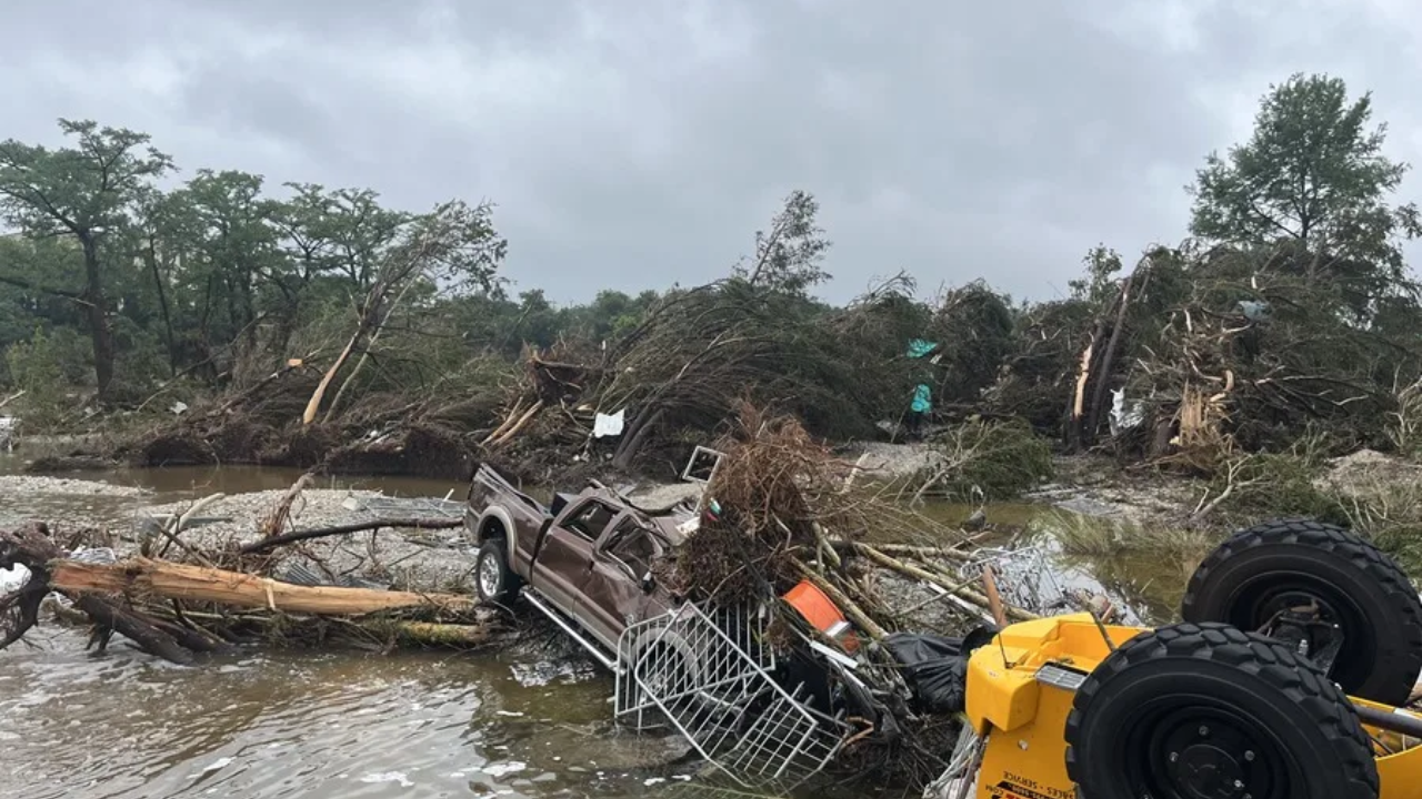 Ya son 2 mexicanos los muertos en las inundaciones en Texas 