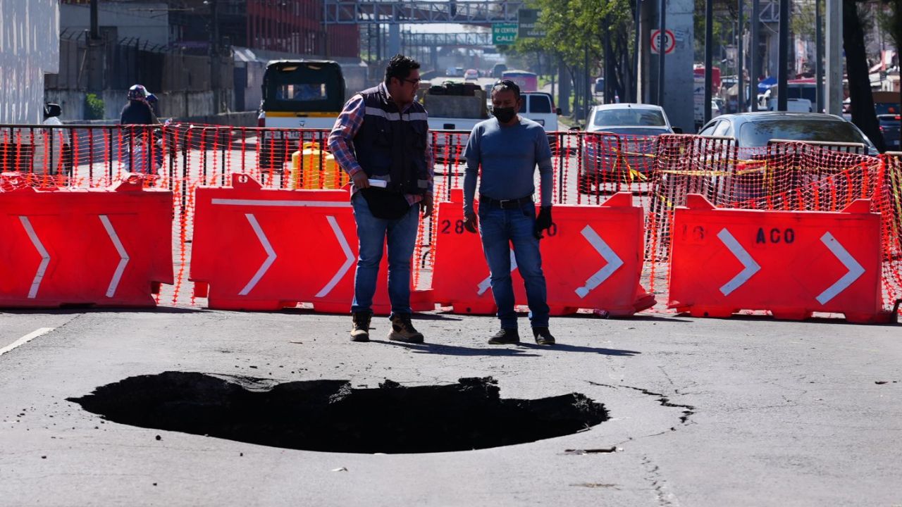¡Van 153 socavones en CDMX! Autoridades en alerta  