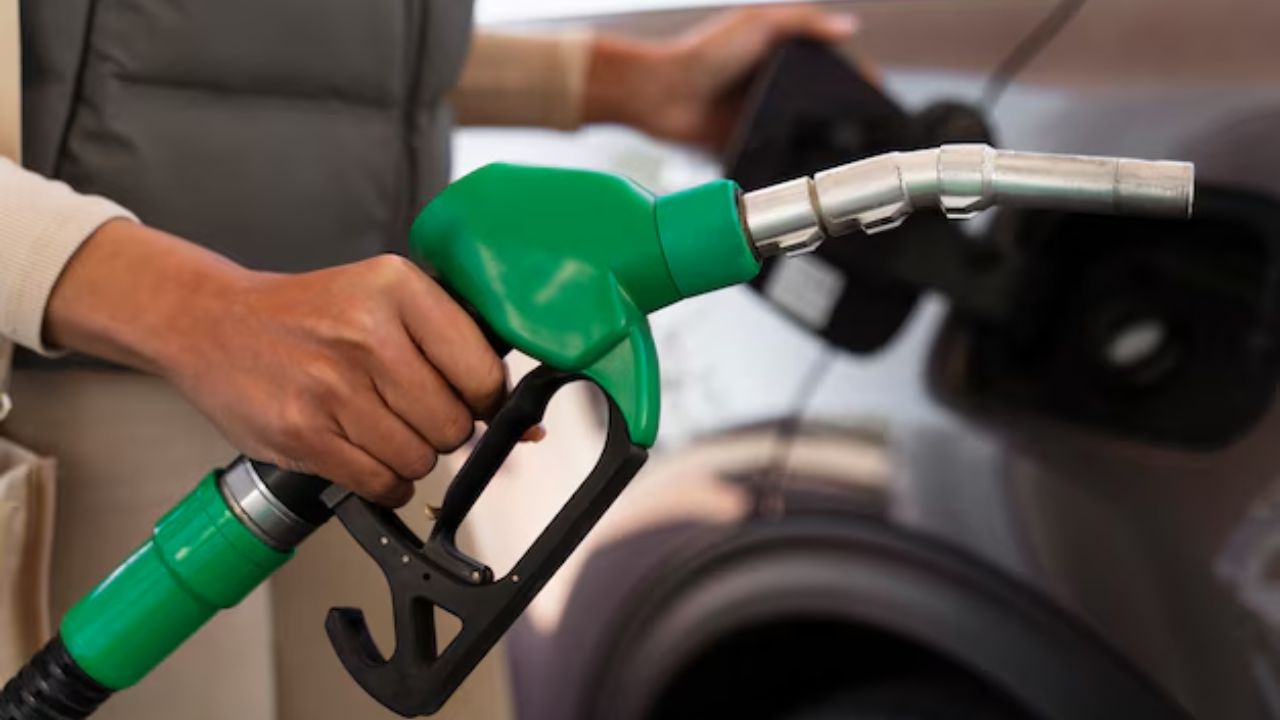 Gasolina no pasará de 24 pesos: Sheinbaum