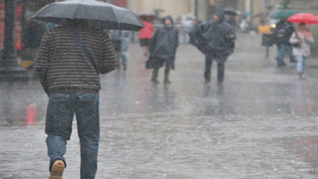 No olvide el paraguas, hay Alerta Amarilla por lluvias fuertes en CDMX 
