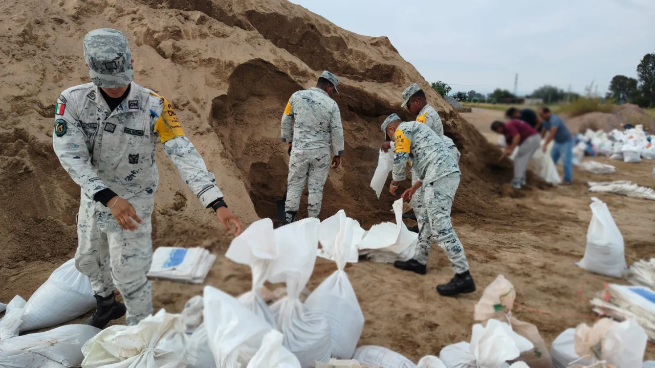 GN aplica el Plan DNlll en Guanajuato por desbordamiento del río Lerma 