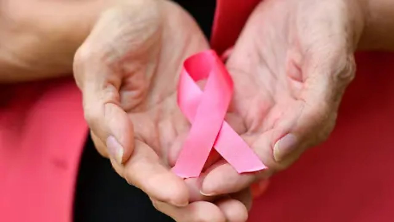 Sheinbaum llama a la detección temprana del cáncer de mama