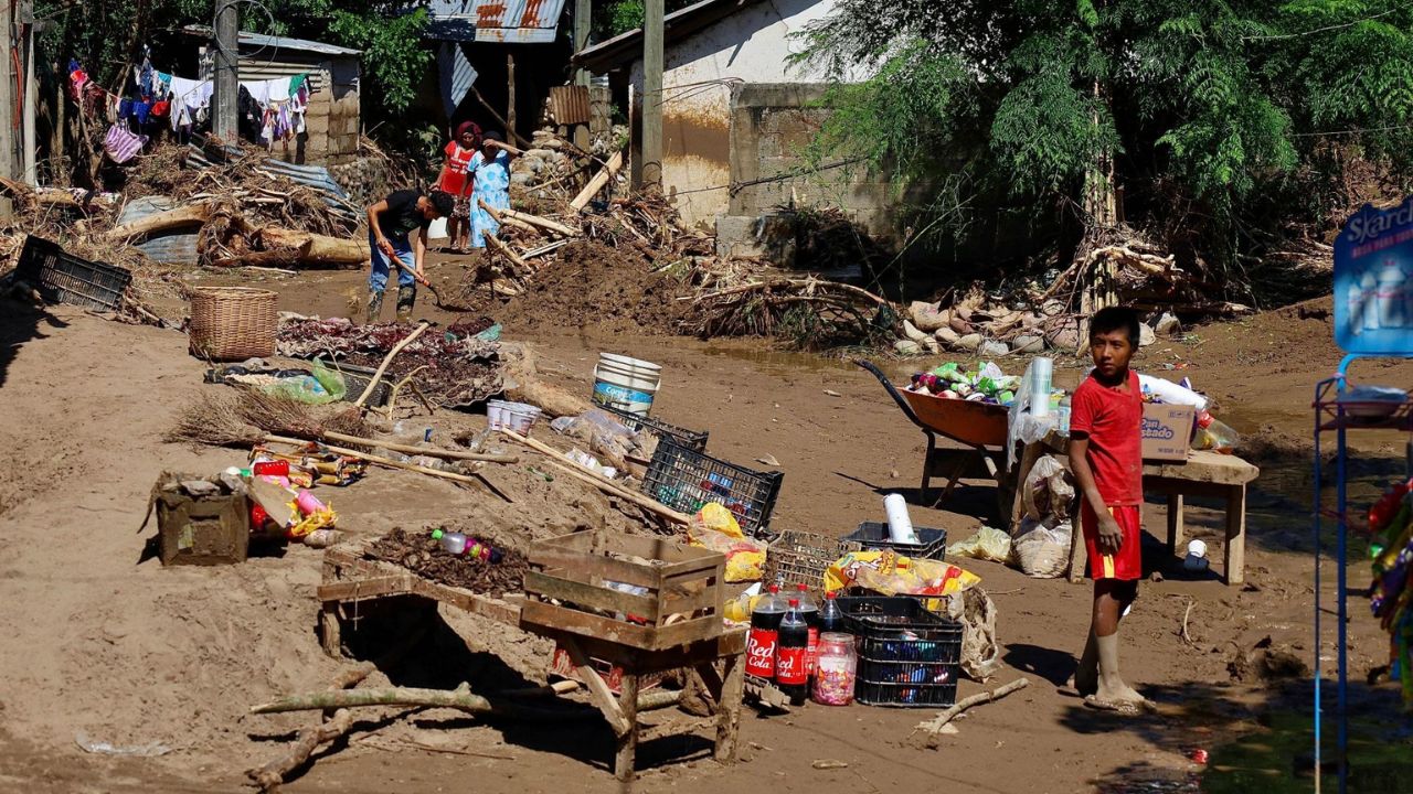 Suman 64 muertos y 65 desaparecidos por lluvias: CNPC