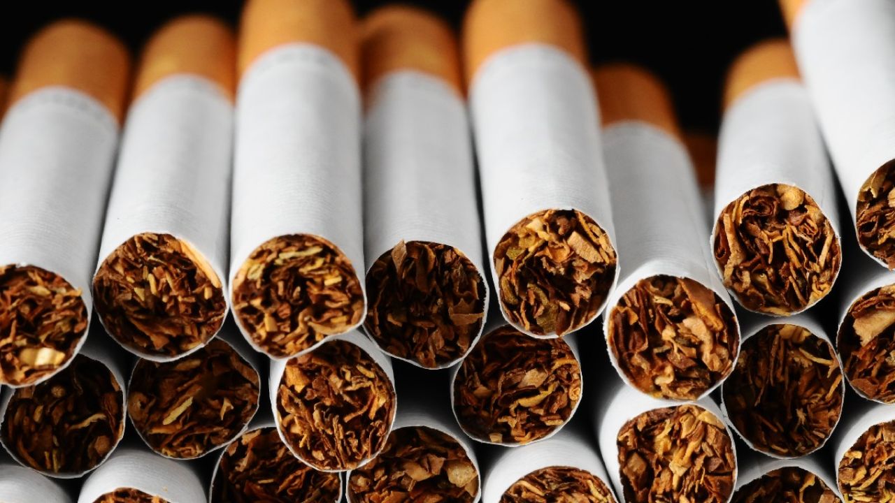 Aumento de tres pesos por cigarro evitaría 73 mil muertes