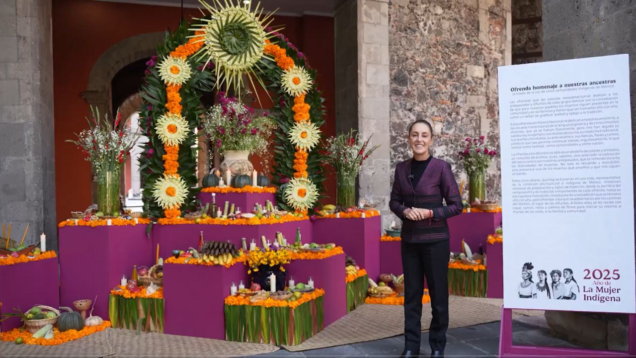 Ofrenda de Palacio Nacional dedicada a las mujeres indígenas 