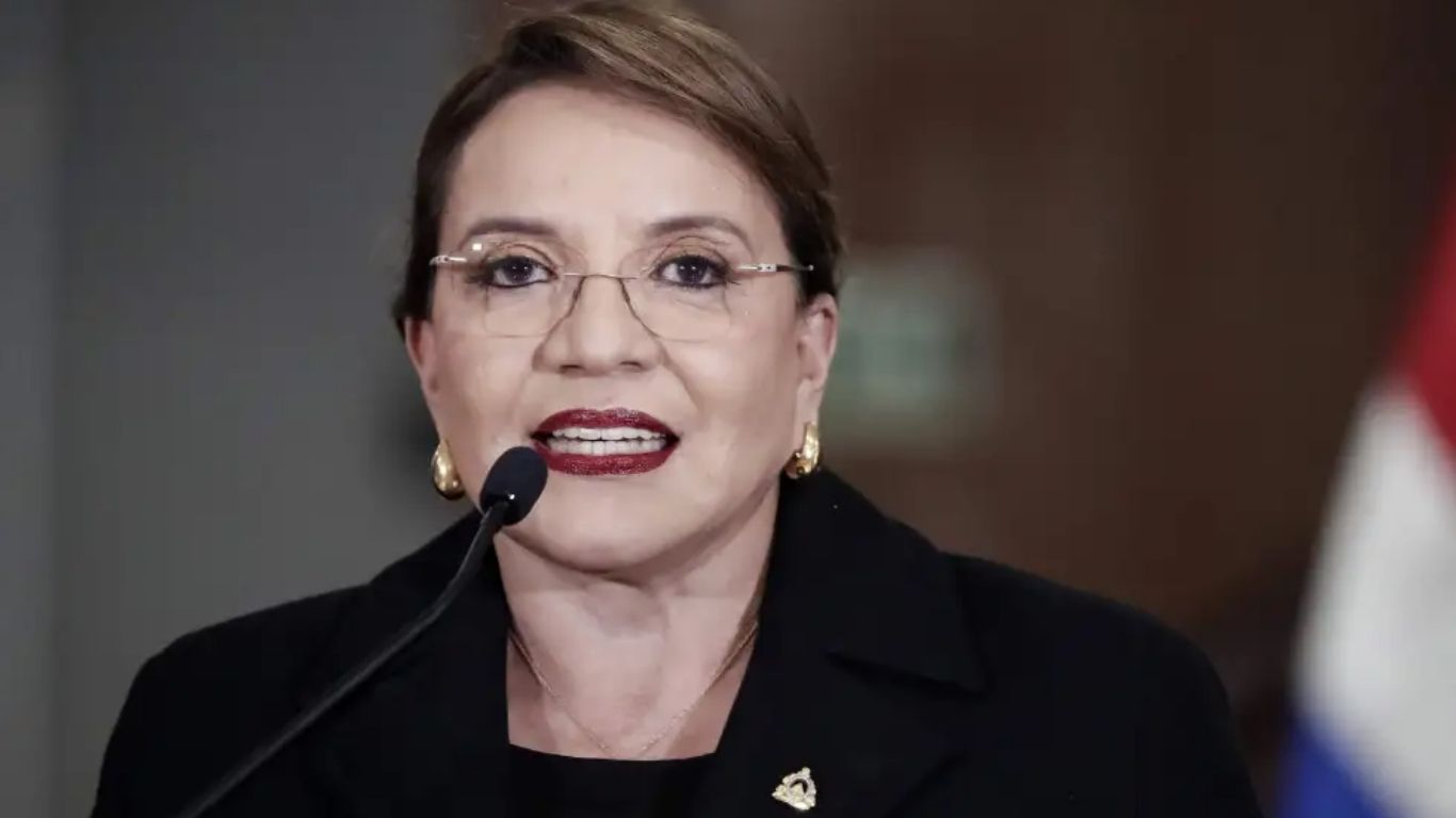 Xiomara Castro ya está en CDMX