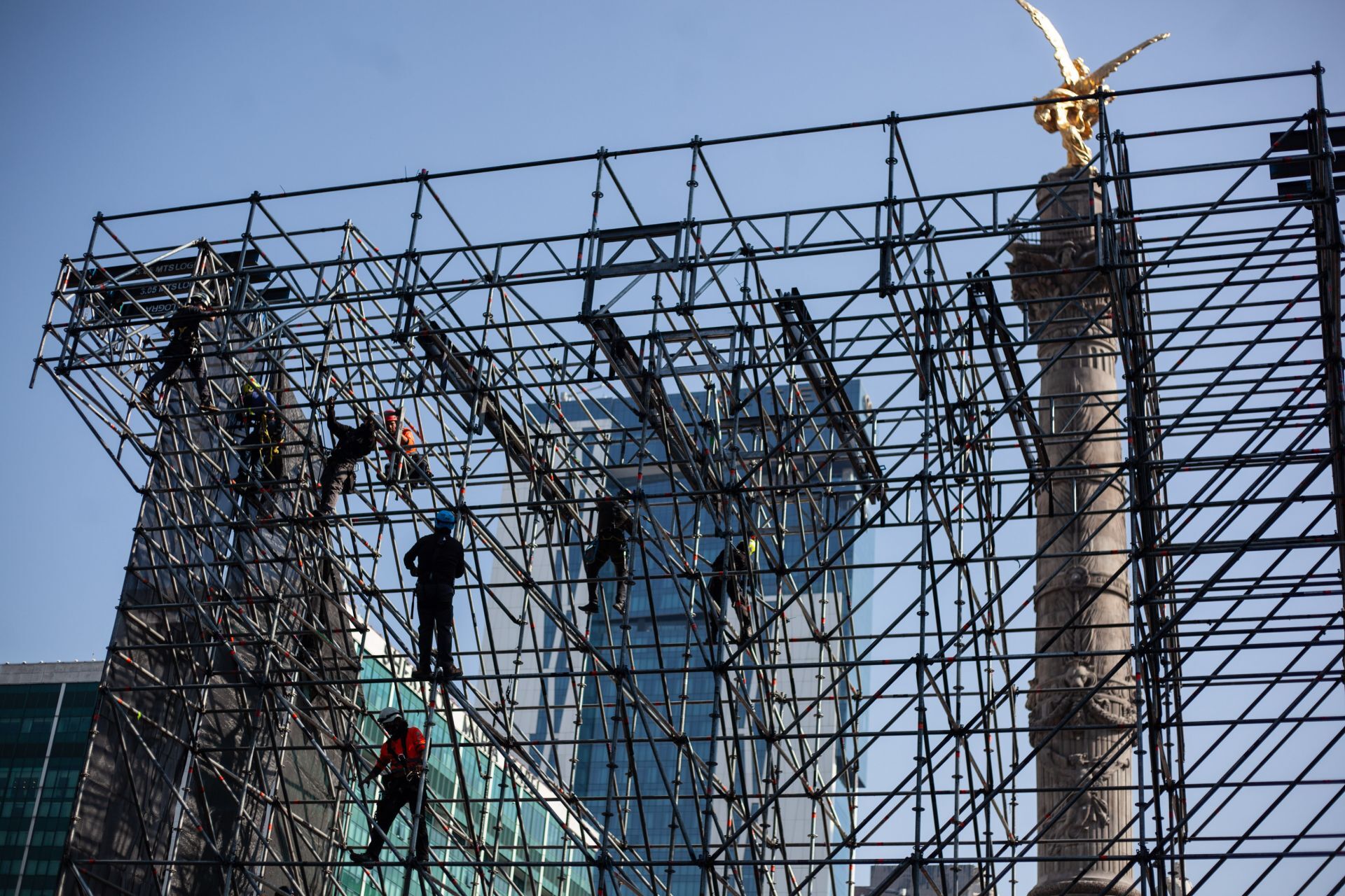 Más de 200 mil personas recibirán el año en Reforma