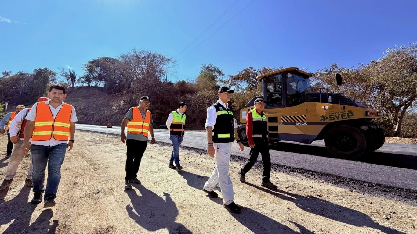 Con 2 mil mdp modernizan carretera Pochutla–Huatulco