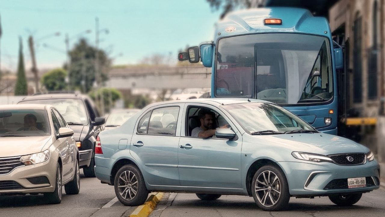 Más de 377 mil infracciones por invadir carril del Mexibús