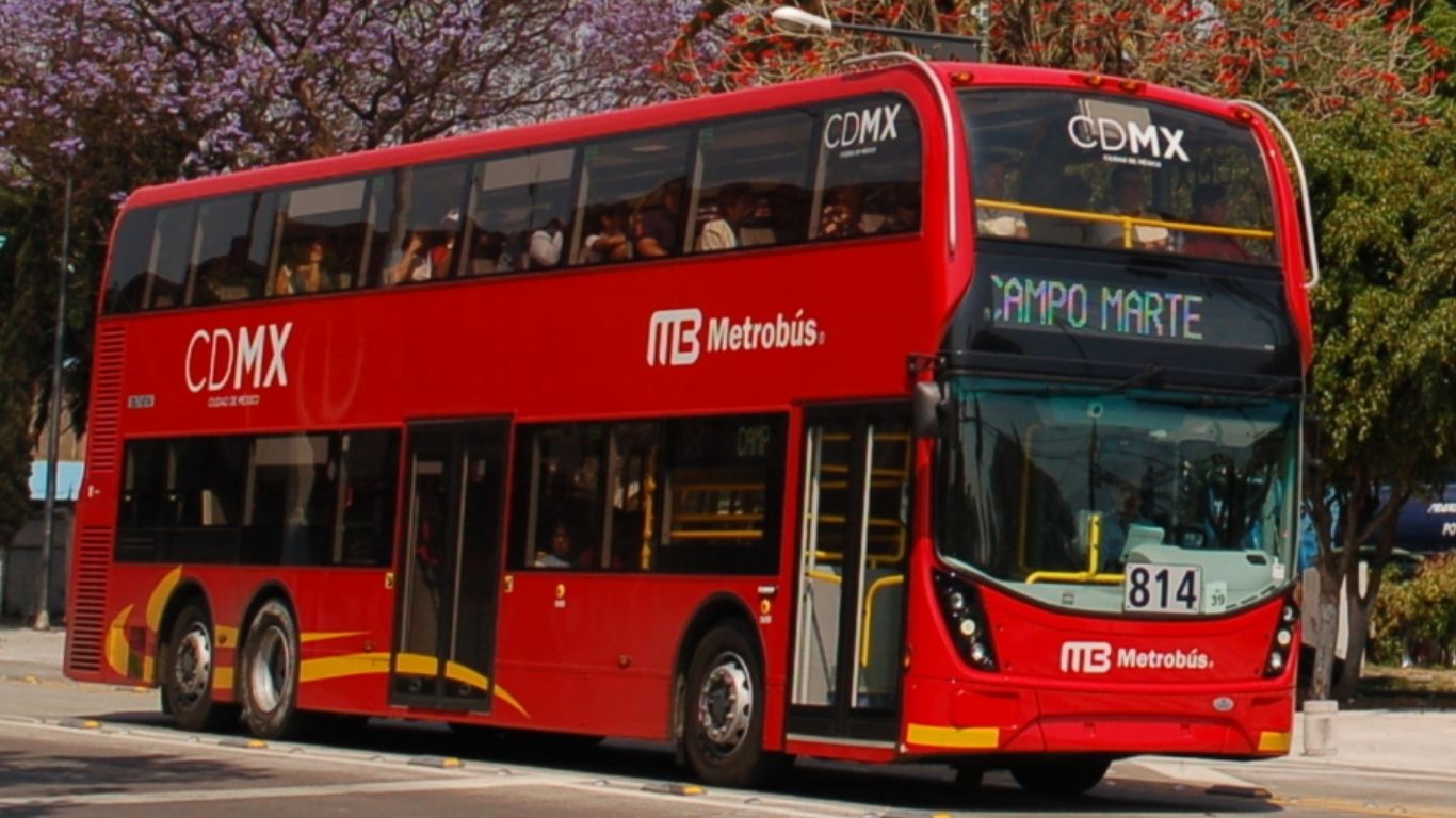 Línea 1 y 7 del Metrobús ¡Con horario extendido en Año Nuevo!