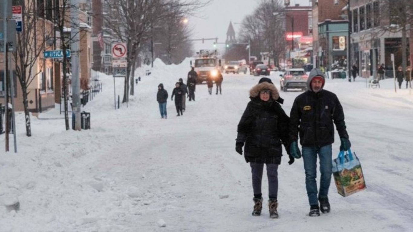 ¡Alerta! Tormenta de nieve y hielo causa apagones en Nueva York