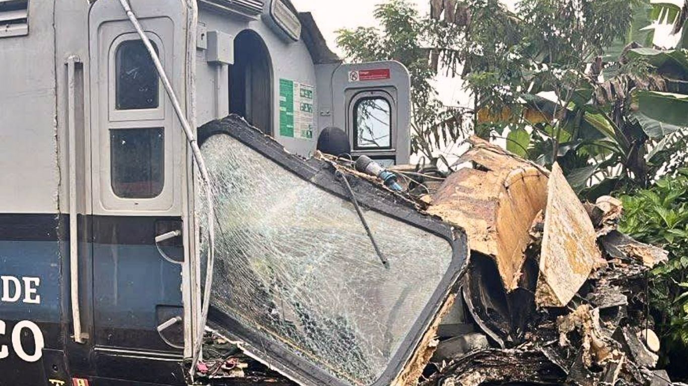 Tráiler se estrella contra el Tren Interoceánico en Chiapas