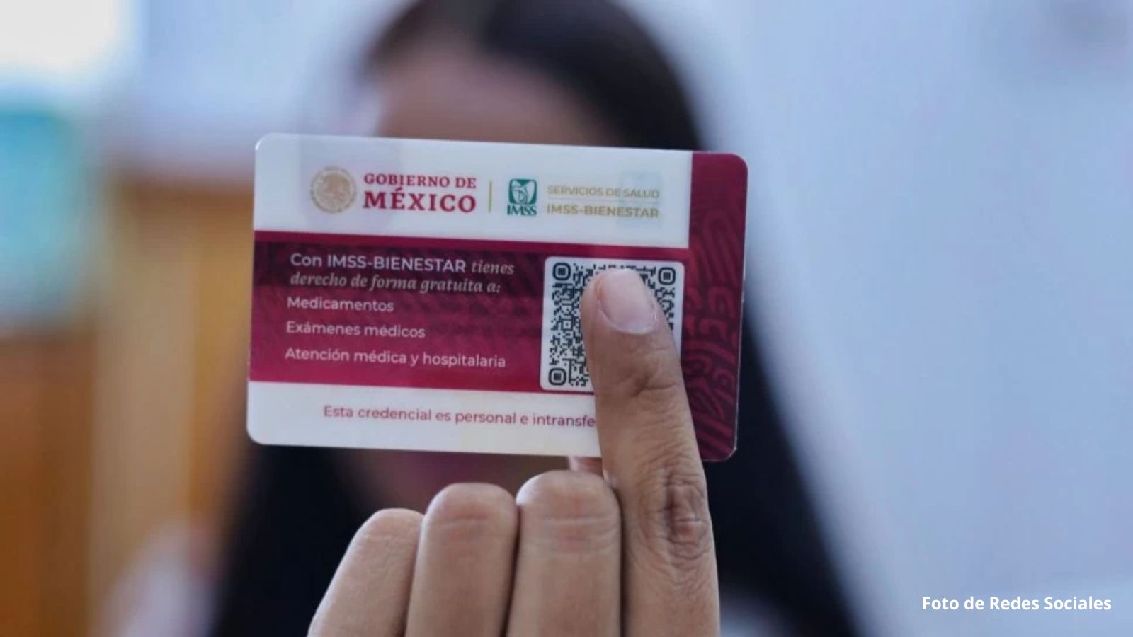 Invierten 3 mil 500 mdp en nueva credencial de Salud Universal