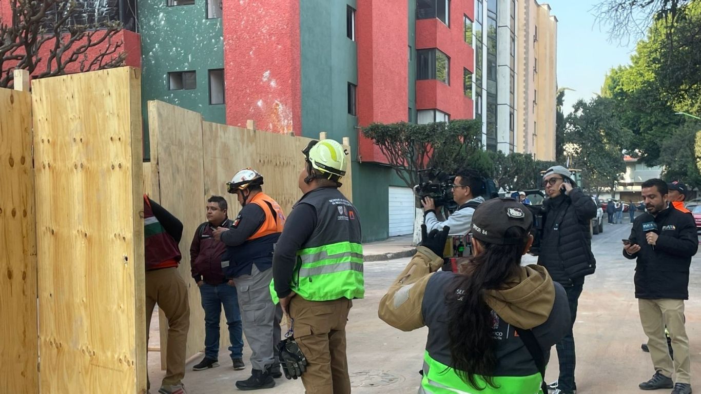 Evalúan inmueble tras explosión en Taxqueña