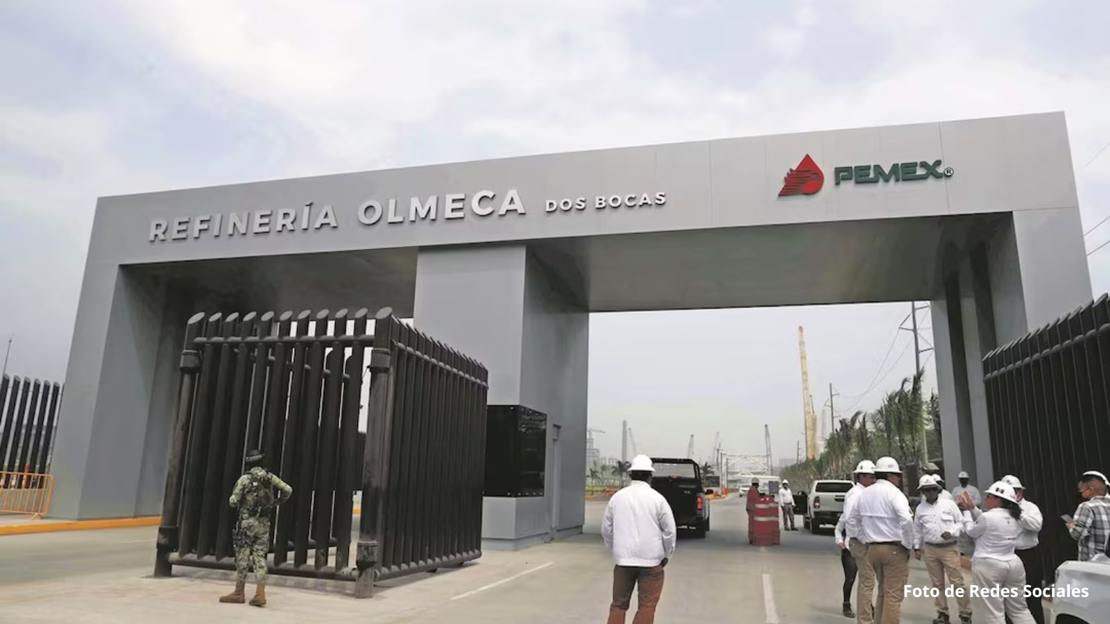 Controla Pemex incendio en refinería de Dos Bocas