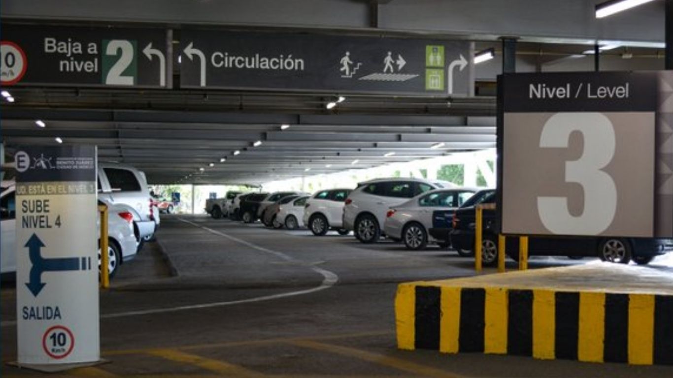 AICM inicia remodelación de estacionamientos