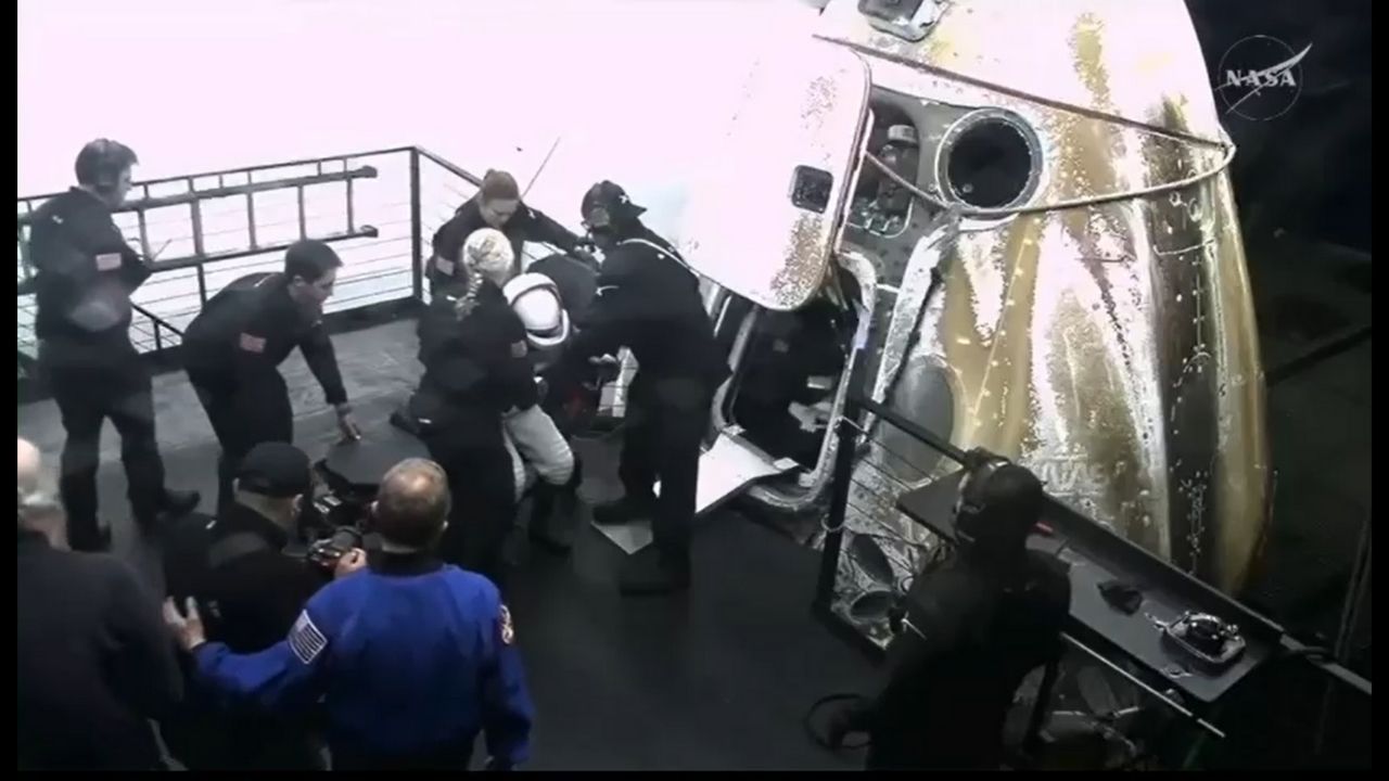 Tras 167 días en la EEI regresaron a la Tierra los astronautas de la Crew-11