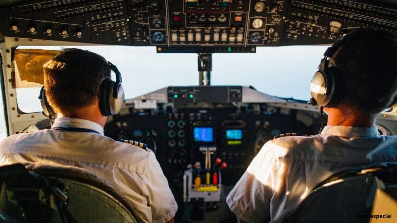 AFAC emitirá licencias digitales para personal aeronáutico