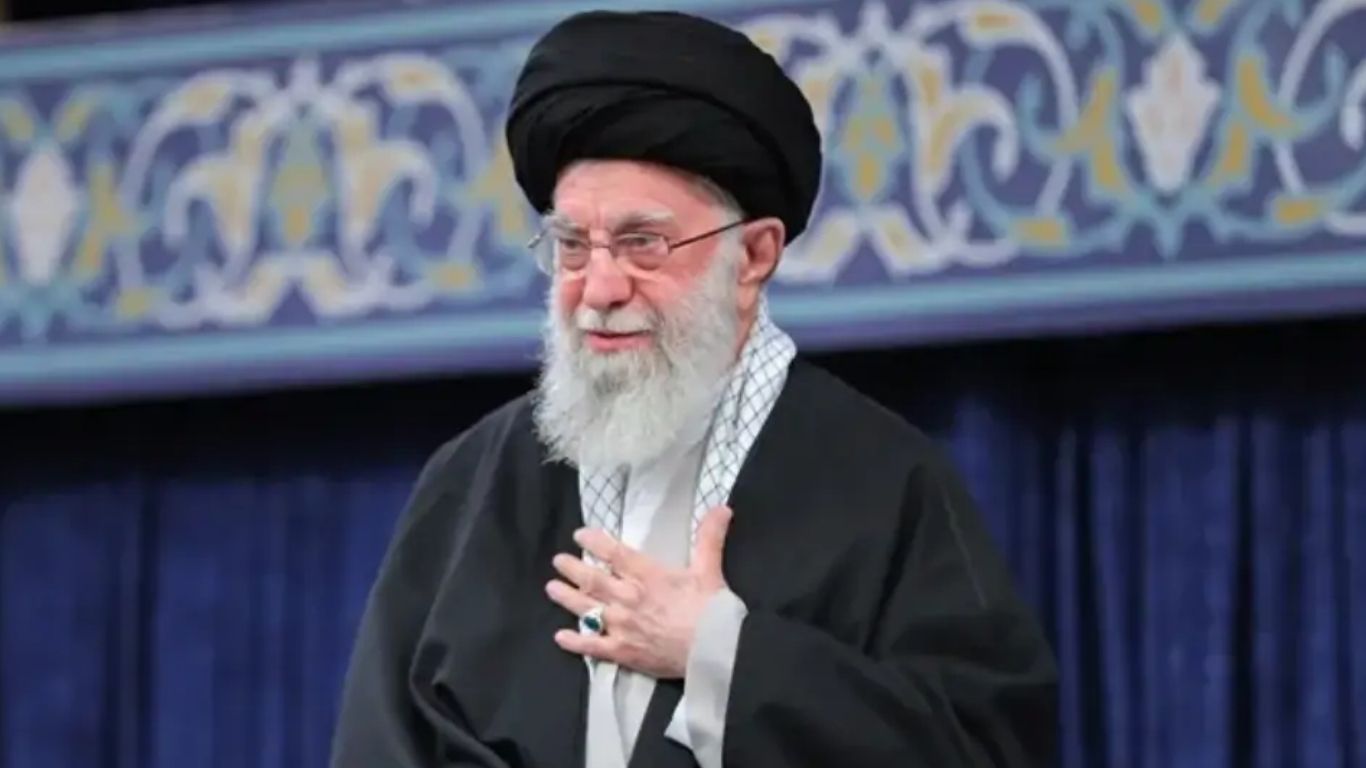 Donald Trump anuncia muerte de Alí Jamenei