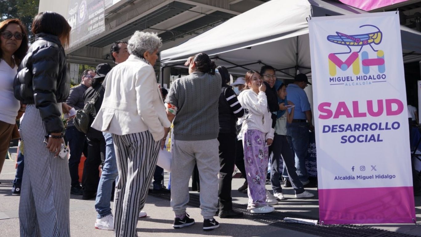 Salud gratuita y vacunación contra sarampión en Miguel Hidalgo